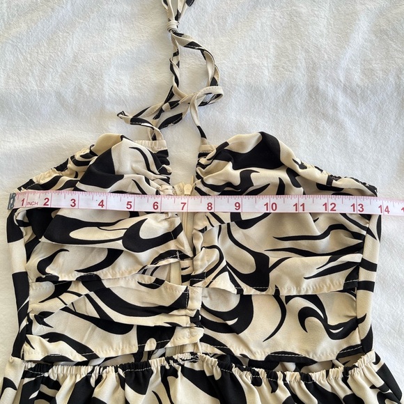 Cupshe Black & Cream Abstract Swirl Ruching Halter Maxi Dress Sz S Tiered Boho - Picture 9 of 16
